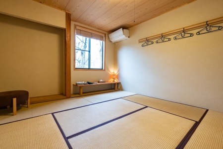 和室１部屋、布団は４つご用意しています。